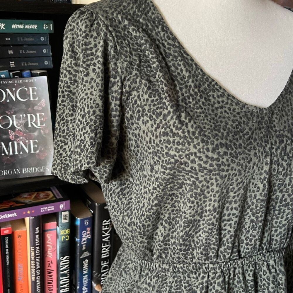 Lucky brand Size Small Green and black cheetah print blouse - Picture 5 of 5